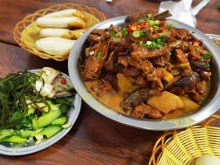 沂蒙炒鸡(劈柴院墟沟店)-"慕名而来,不知道鸡需要提前预订,否则要等.