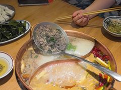 -洱火云南酸菜牛肉火锅(石景山当代商城店)