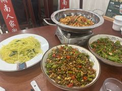 -湖南人家湘菜馆(镇江路店)