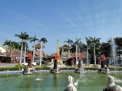 -亚龙湾亚泰商业街