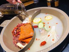 -潘小辣鲜肉老火锅
