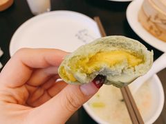 翠绿流沙包-勺园中餐厅