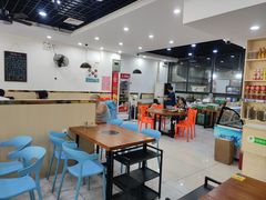大堂-老何家后安粉·糟粕醋海鲜火锅(三亚湾椰梦长廊店)