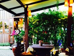 -Dash Teak House