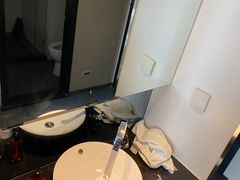 -桔子酒店(上海西藏北路地铁站店)