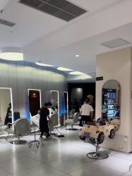 -PE SALON