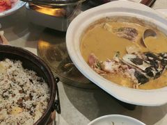 -帅巴人舅母子腊蹄民俗村