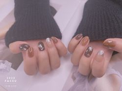 -Momo nail 日系美甲