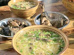 -正宗李家土鸡米线店