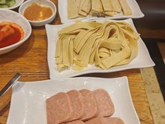 -喇喇排骨火锅·传统韩式脊骨汤(望京西园总店)