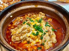 -何妹湿辣牛肉·粤式烧烤砂煲(桂雅路店)
