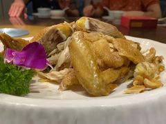 招牌手撕盐焗鸡-金苑酒家·客家菜·广东老字号(万象店)