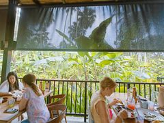 -植物园哈利亚餐厅