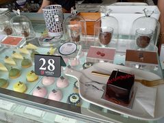 零售区-UNI UNI(环亚凯瑟琳店)