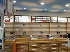 -豪门视光·星趣控·蔡司依视路眼镜代理商(中央大街店)