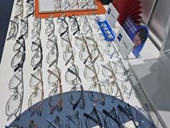 -三叶眼镜城批发市场(上海火车站店)