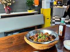 -愉肴麻辣香锅(中山路店)