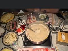 -尚尚仙·酸汤猪手·猪肚鸡火锅(华联万柳购物中心店)