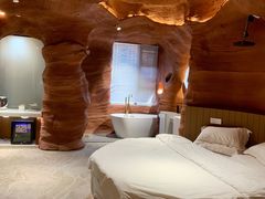 -幸栖洞穴设计酒店(成都春熙路店)