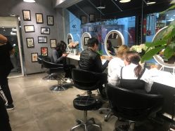 -时尚殿堂明星门店