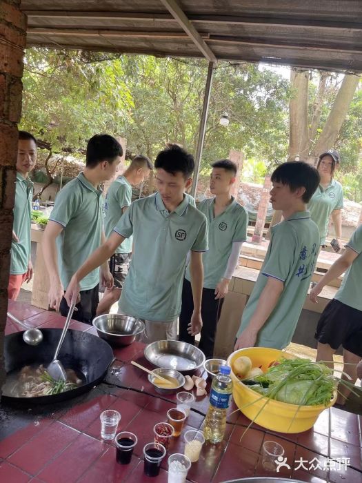 松山湖南湖湾露营营地图片