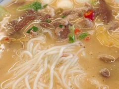 -邱芳粉店(迎宾大道旗舰店)