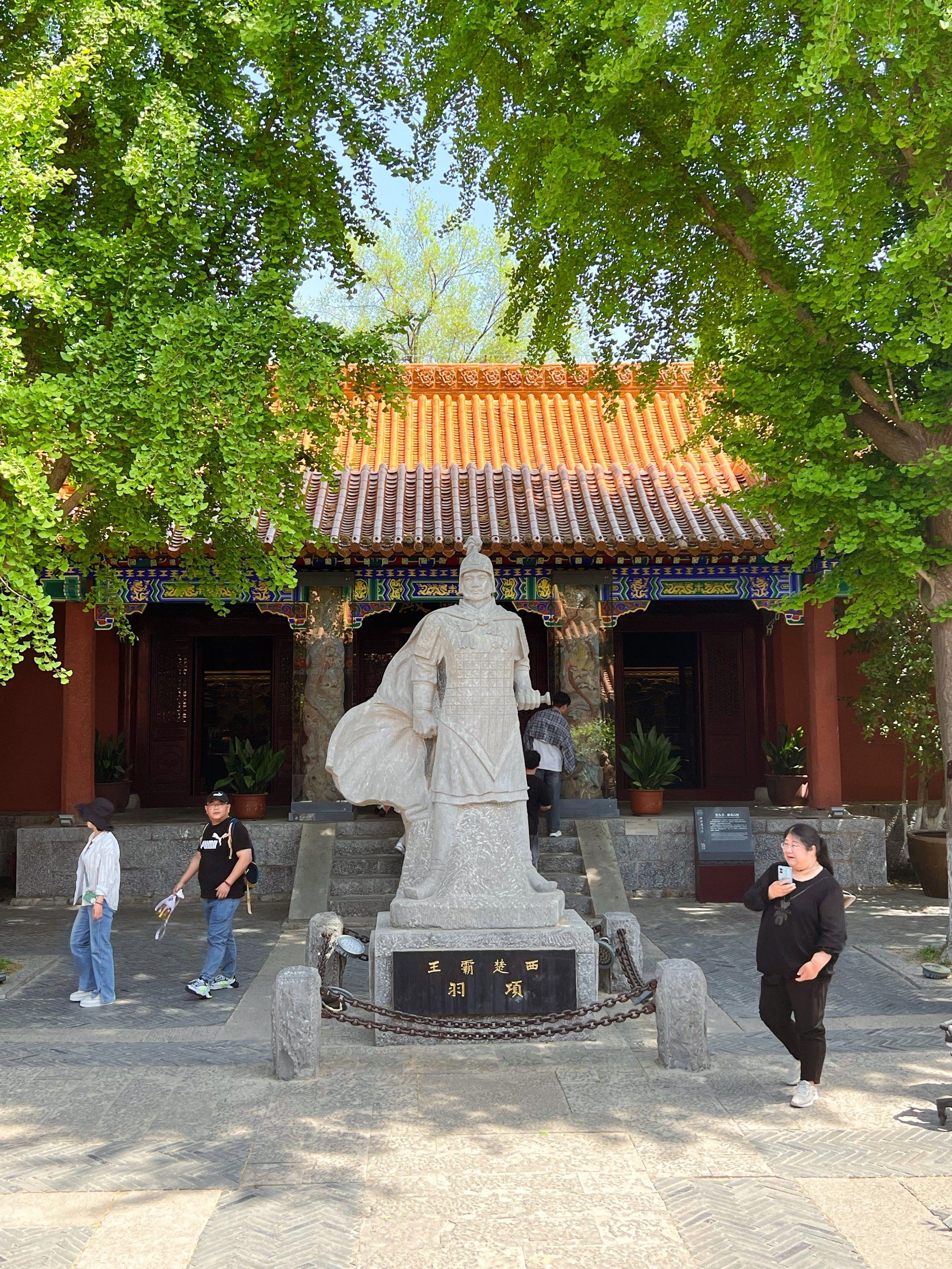 在戏马台第一次看到项羽的雕像,里面展馆挺多,景色很不错,拍照打卡好