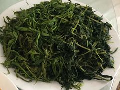 山野菜蘸酱-华龙特色大骨鸡农家菜馆