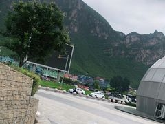 -百里峡七彩艺术小镇