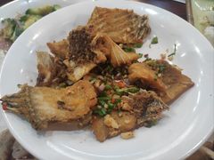 椒盐鱼骨-禄源公·老莞诚饭店