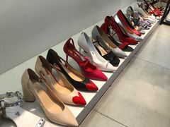 -莱尔斯丹展示厅(盈毅鞋厂店)