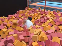 -极限PLAY运动娱乐新世界·团建派对潮玩休闲馆·室内蹦极高空游乐园