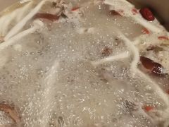 -三人行骨头王火锅(长寿店)