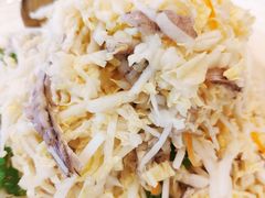 虾爬肉拌白菜丝-万宝海鲜舫(劳动公园店)