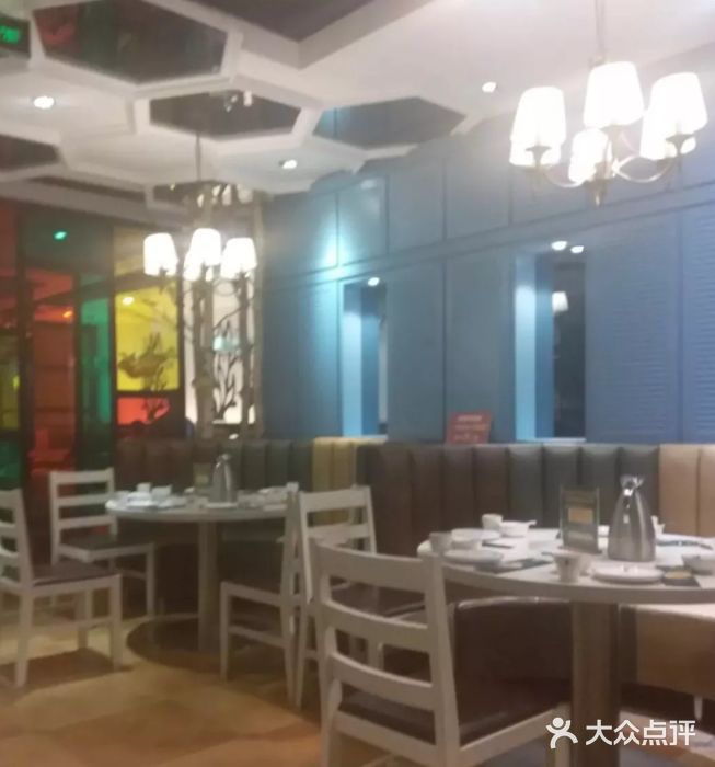 闫府私房菜·百年鲁菜(恒隆店)大堂图片