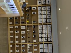 -华为授权体验店(万航渡路)