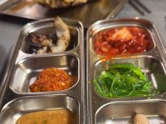 -围炉肉舍•炭烤活鳗•丹东海鲜烤肉(步行街店)