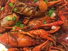 麻辣小龙虾-老东镇啤酒屋海鲜加工·蒸汽海鲜·海鲜烧烤(台东店)