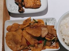 -老乡鸡(上海白玉兰广场店)