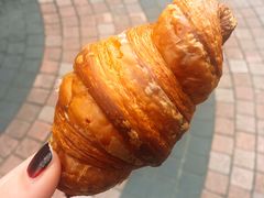 小羊角包-莉莲蛋挞(大华悦沢书店)