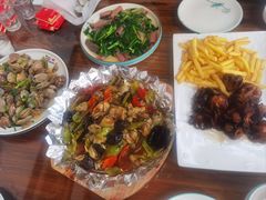 -鸿运美食府