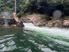 -安吉龙王山峡谷漂流