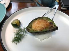 生烤三文鱼腩牛油果-山葵家·创意料理(宁波来福士店)