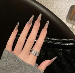 -睫毛弯弯·美甲美睫