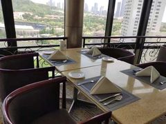 靠窗位-汇泉王朝大饭店-旋转餐厅(南海路店)
