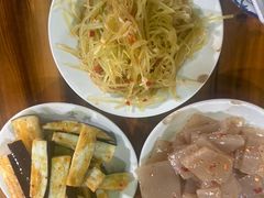 -宏兴烤鱼山庄(宣恩总店)