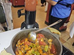 -刘姐啤酒鱼民族演艺餐厅(西街总店)