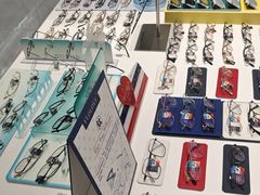 -J-Optical佳视明眼镜·蔡司视觉(青岛金茂览秀城店)
