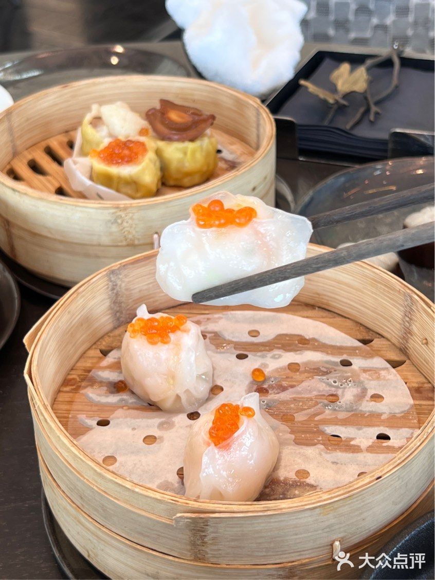 超绝江景粤菜馆！全落地玻璃窗正对上海中心，外面还有露台可以拍