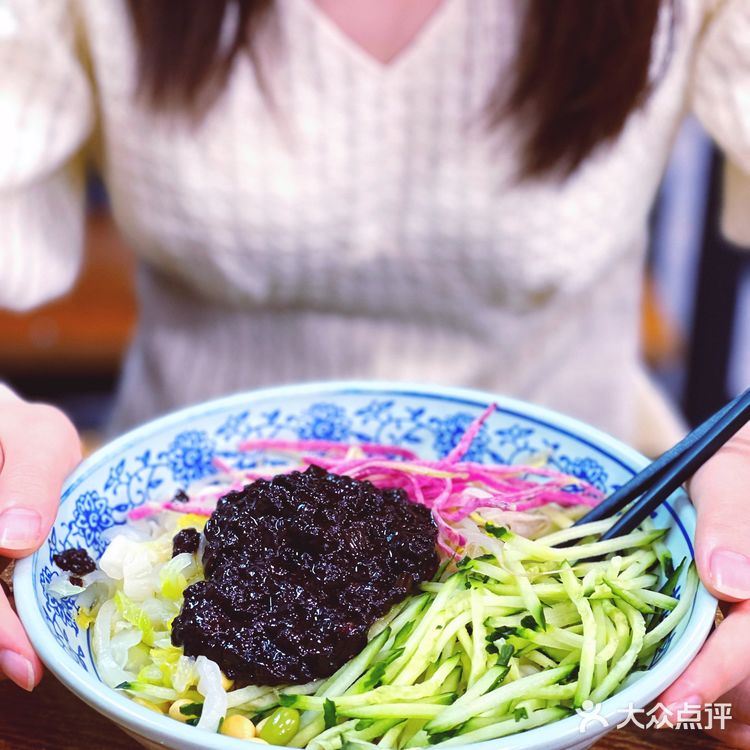 “她”点名要吃的卤煮!